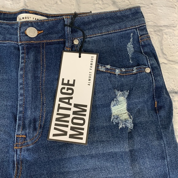Almost Famous Vintage Mom Jeans Distressed Sz 13 Medium wash denim Stretch NWT - Picture 3 of 12